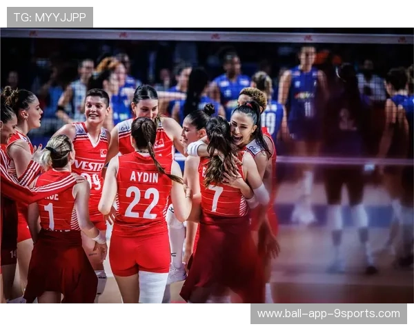 女排强发球打懵对手：突破极限的制胜秘密