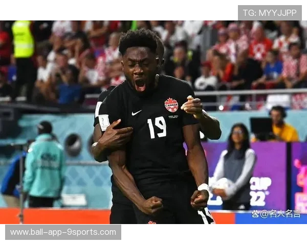 加拿大戴维斯飞速反击，打入精彩进球——速度与智慧点燃绿茵之夜